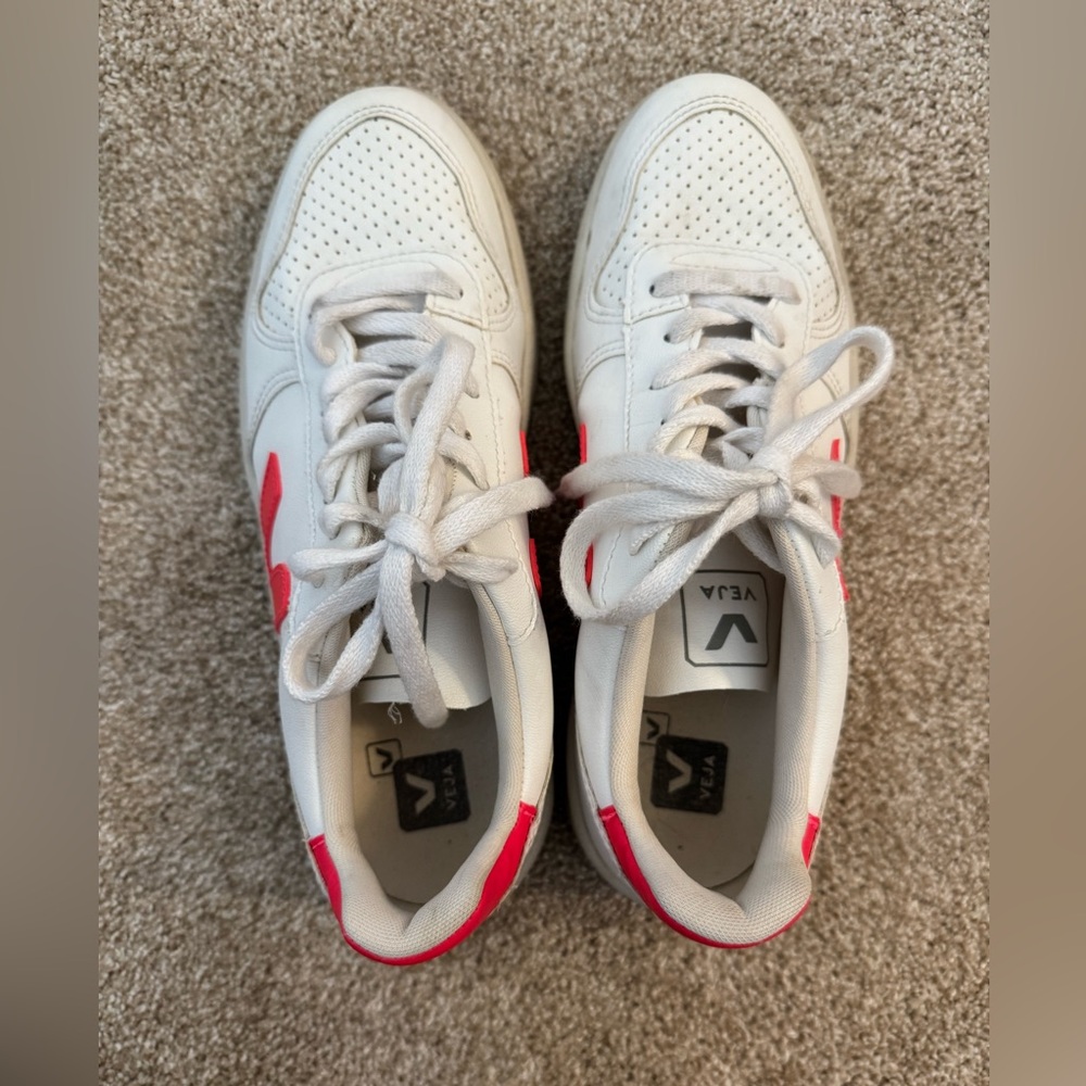Veja white/pink sneakers sz 8.5 (40) - Picture 3 of 6